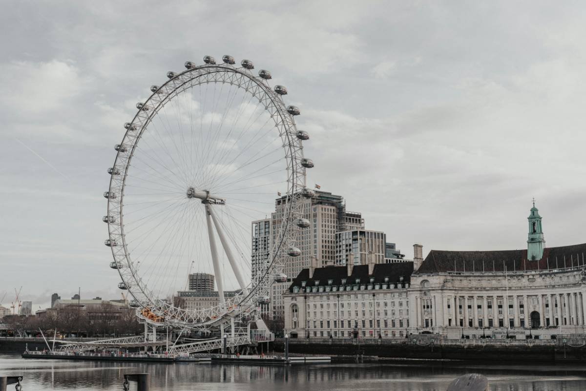 How to Book Last-Minute Travel Deals Without Breaking the Bank